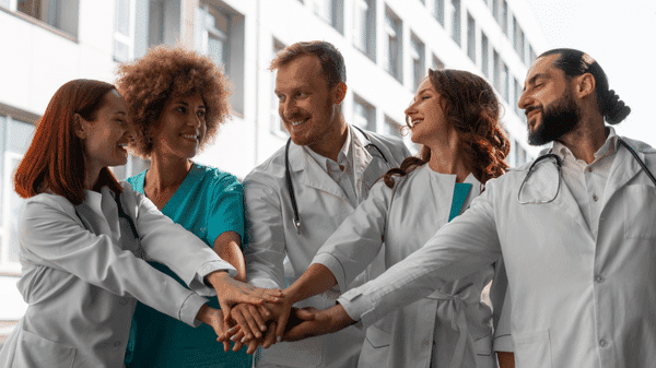 Gestão documental na saúde com McFile para hospitais, clínicas e laboratórios